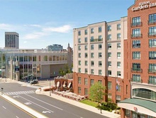 6 Hotels Within Walking Distance to the DCU Center